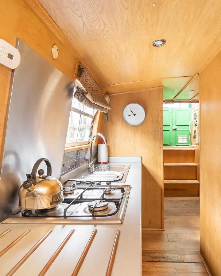 Botel Edinburgh - Houseboats Hotel