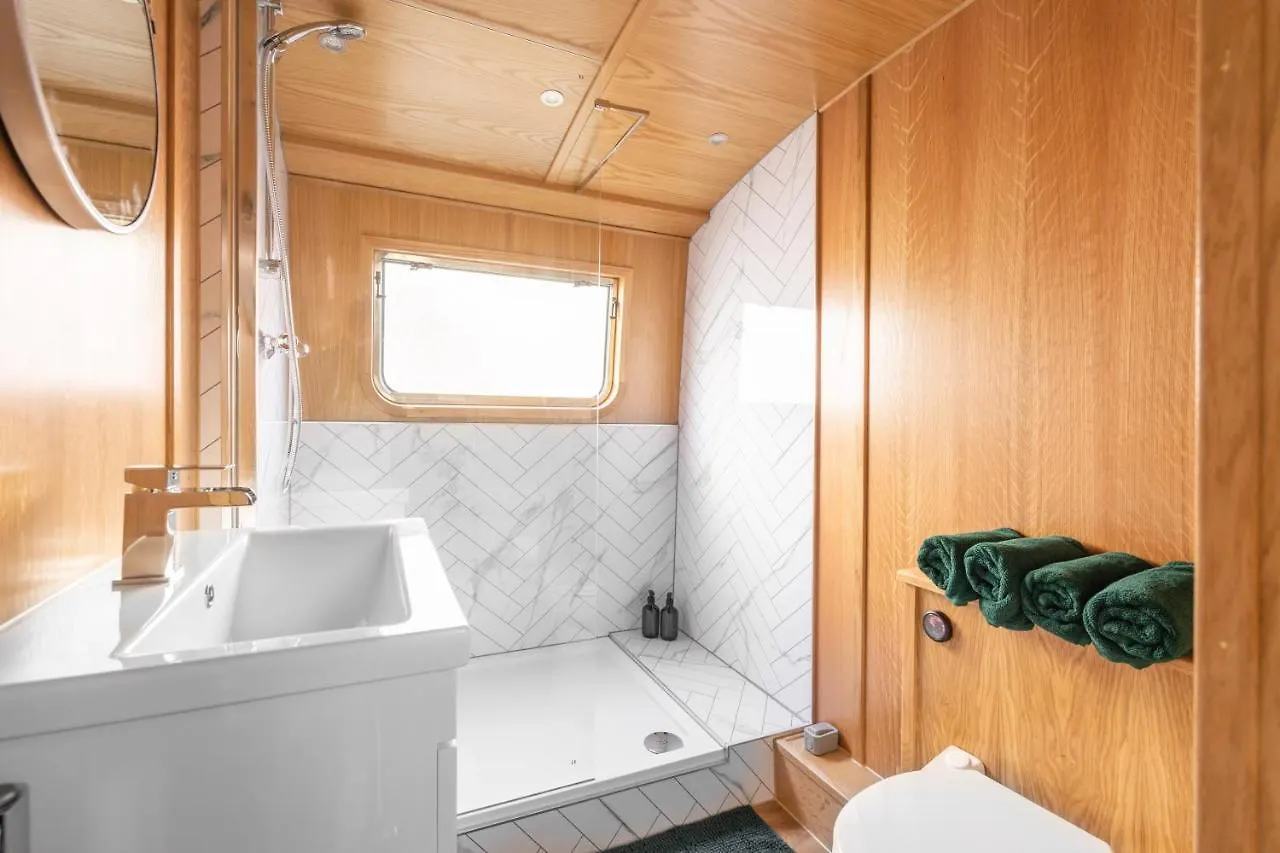 **** Botel Edinburgh - Houseboats Hotel United Kingdom