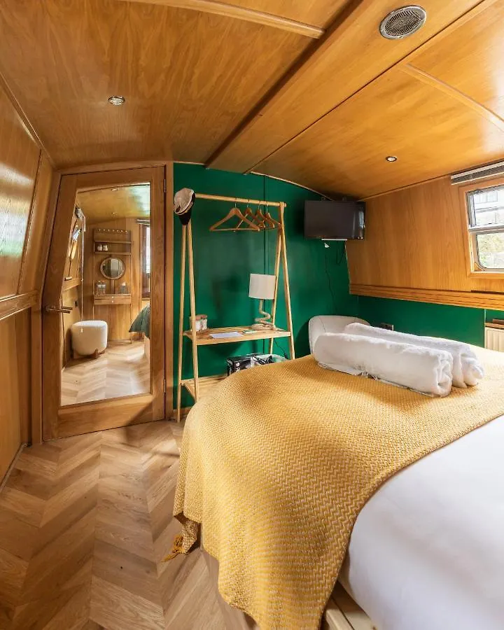Botel Edinburgh - Houseboats Hotel