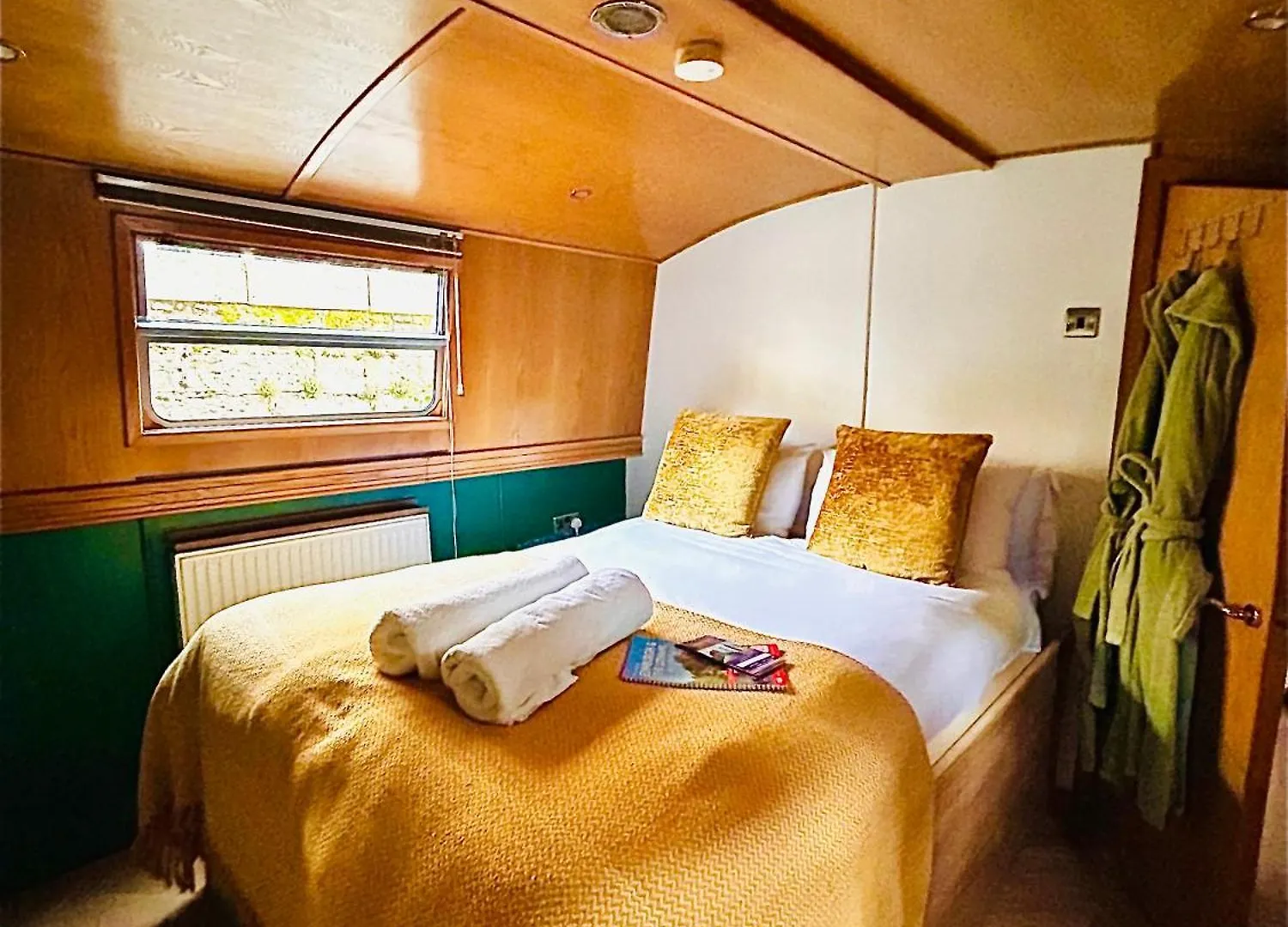 Edinburgh - Houseboats Hotel 4*,  United Kingdom