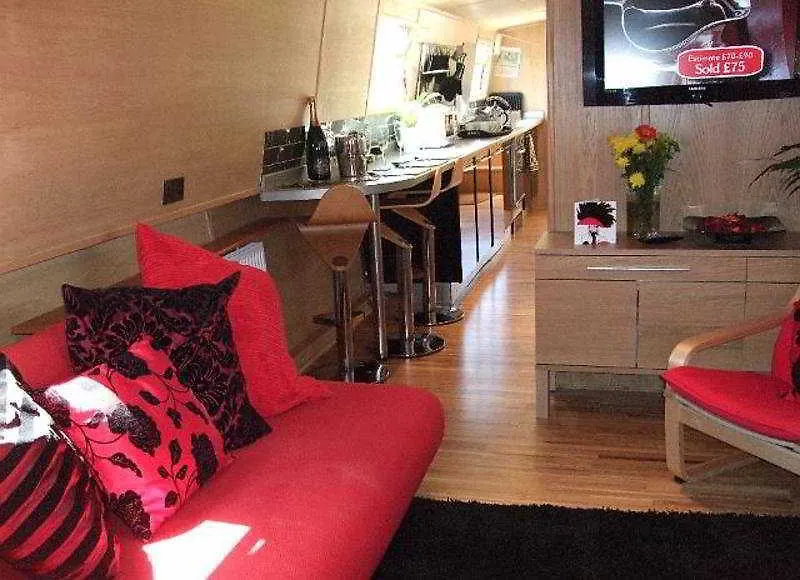 Botel Edinburgh - Houseboats Hotel