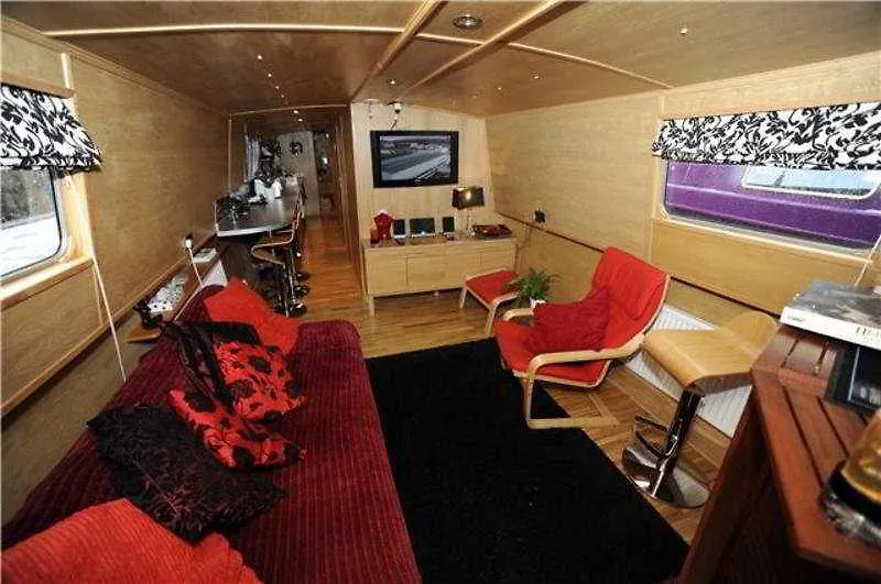 Edinburgh - Houseboats Hotel