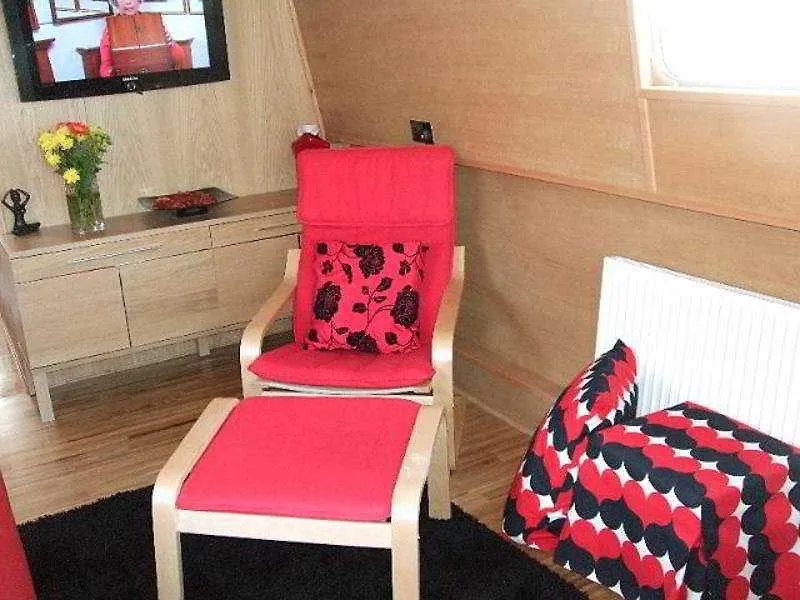 Edinburgh - Houseboats Hotel