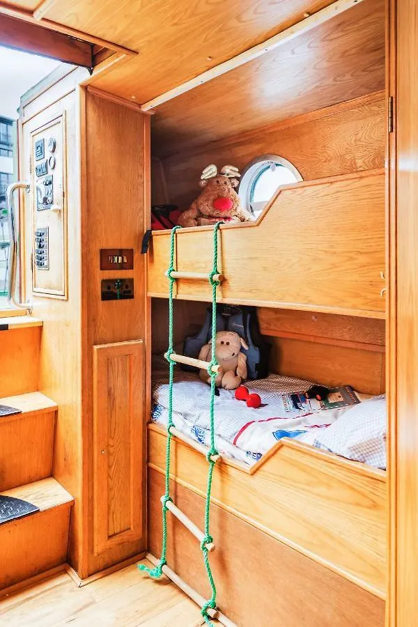 Edinburgh - Houseboats Hotel