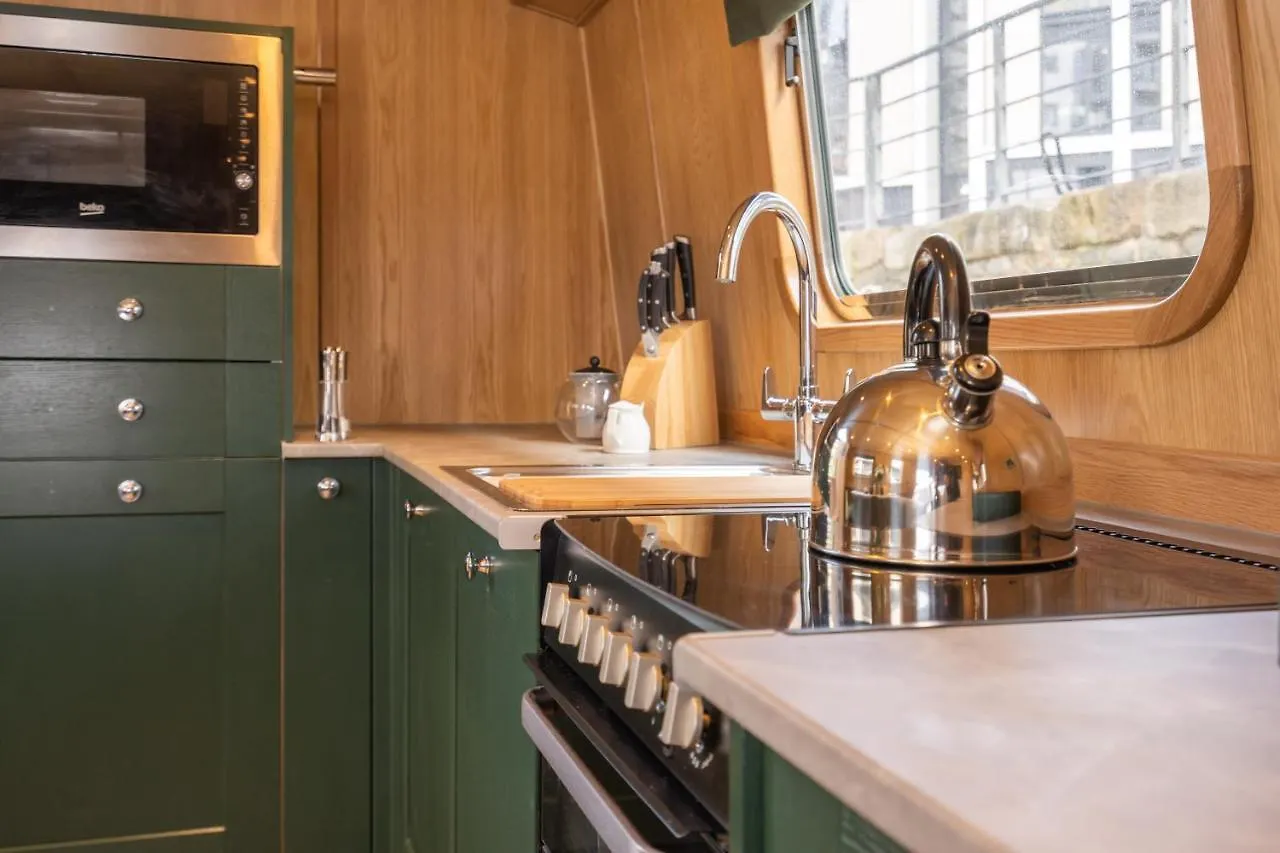 Edinburgh - Houseboats Hotel