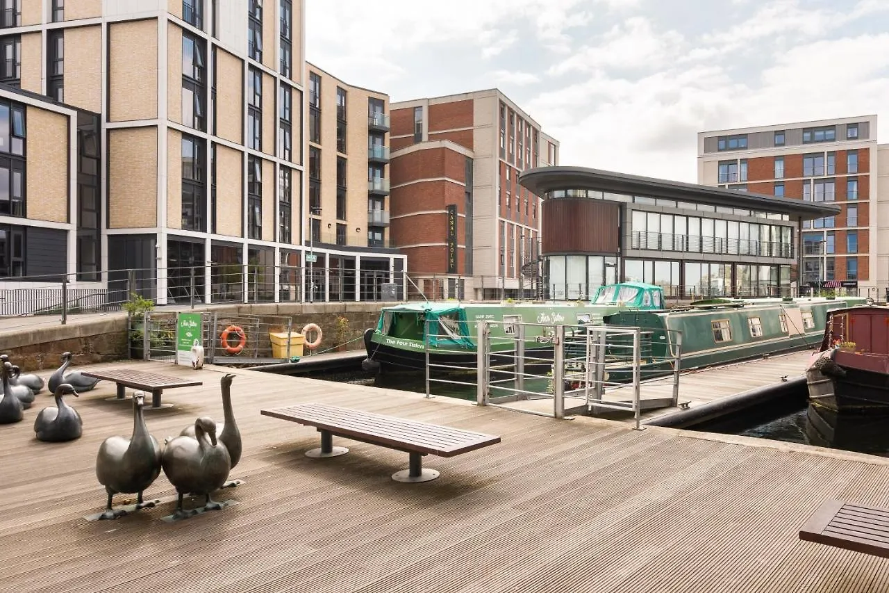 Hotel Edinburgh - Houseboats Botel