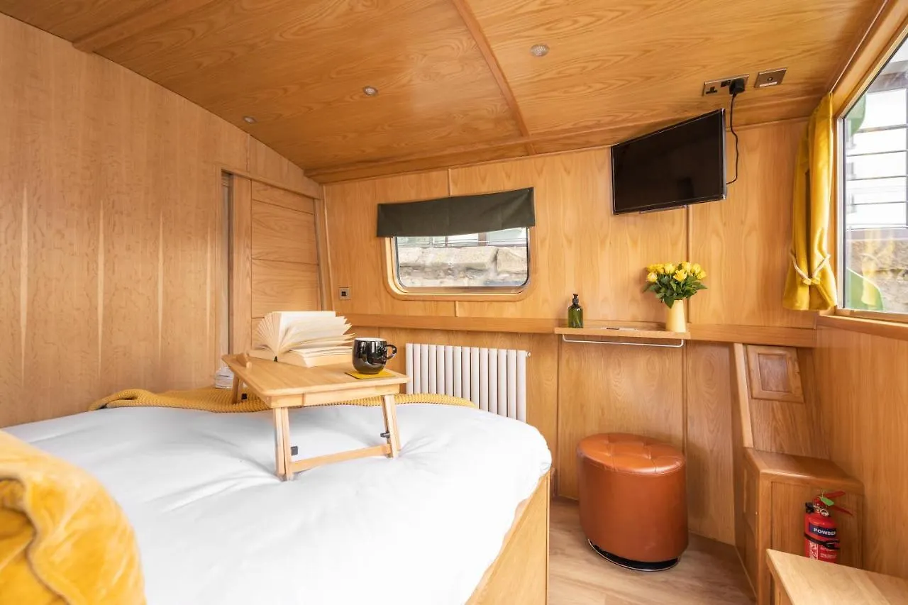 Hotel Edinburgh - Houseboats 4*,