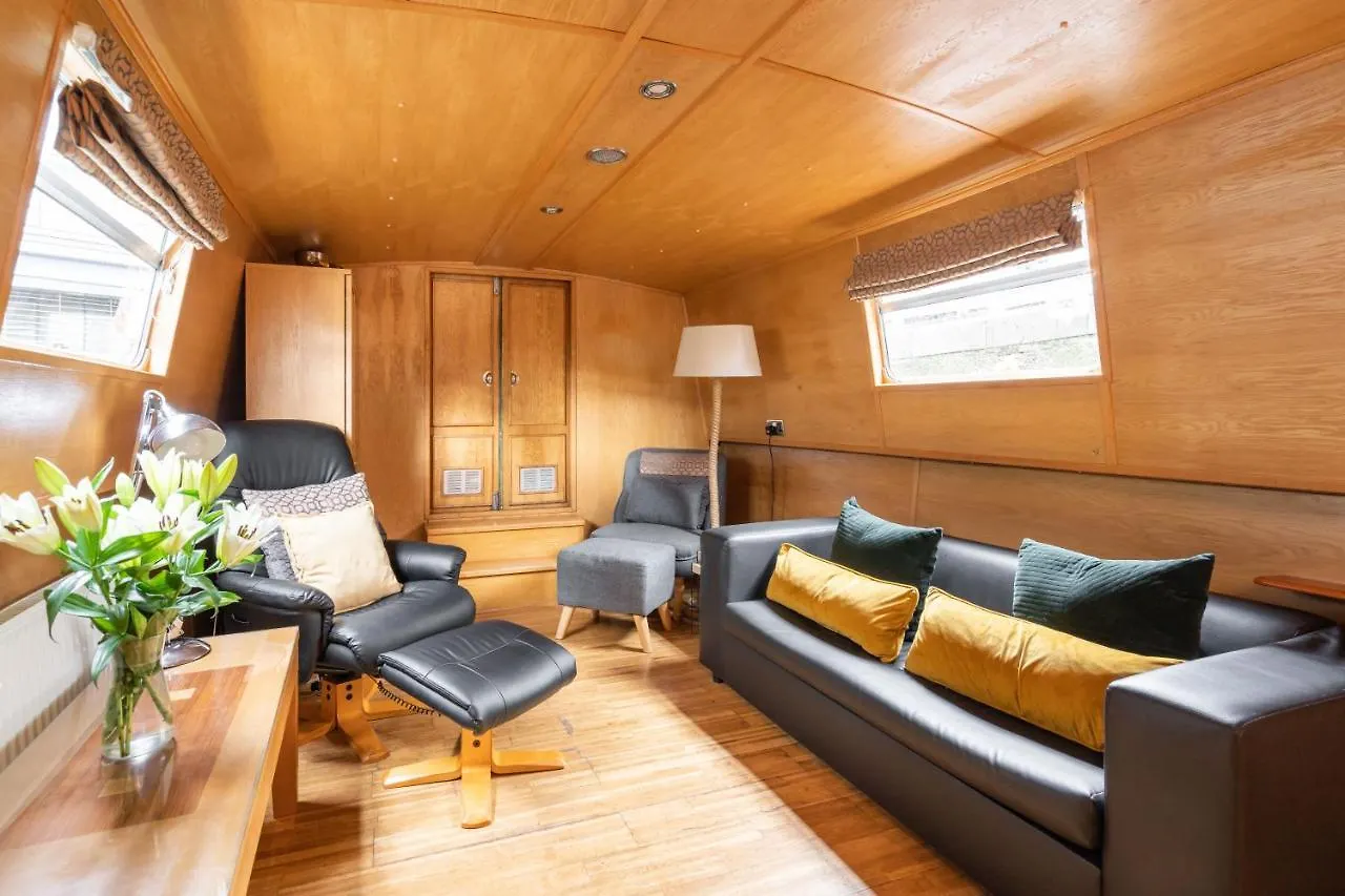 Botel Hotel Edinburgh - Houseboats