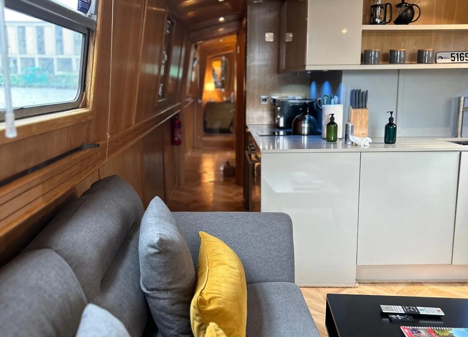 Hotel Edinburgh - Houseboats Botel