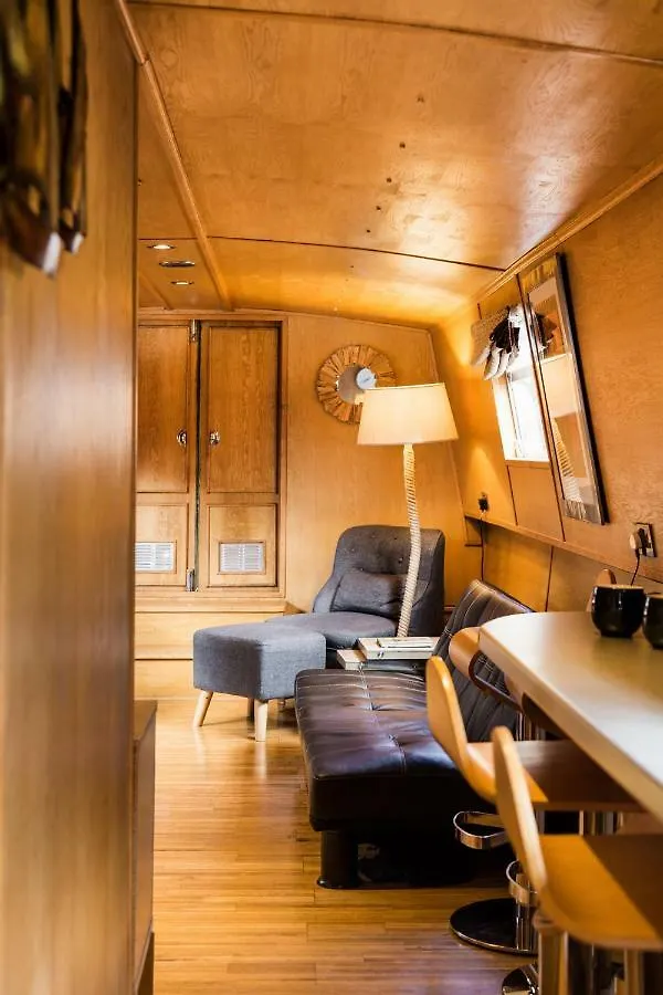Edinburgh - Houseboats Hotel